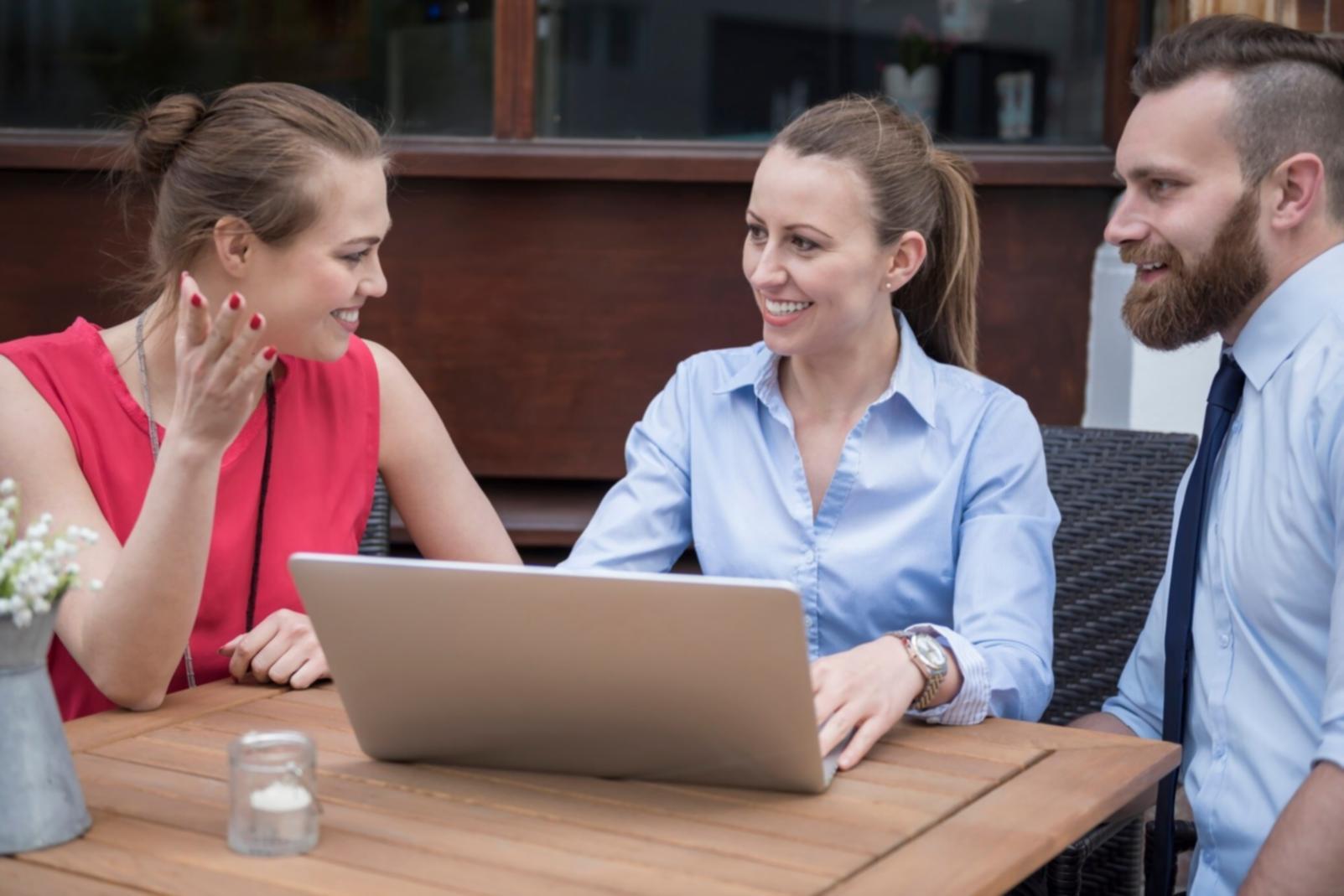 selvarionethiq Team bei der strategischen Planung